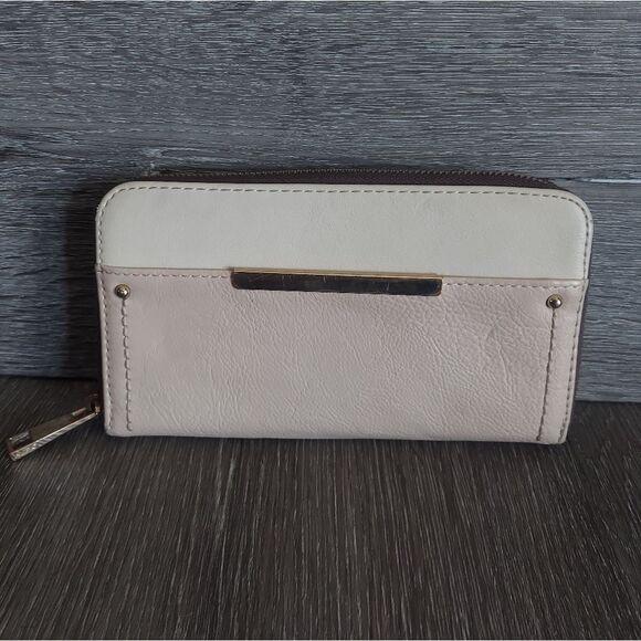 Aldo Nyssa Wallet - Picture 1 of 10